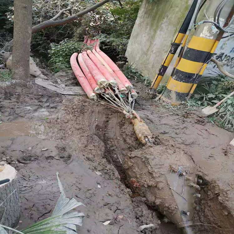 天门塑料保温拖拉管